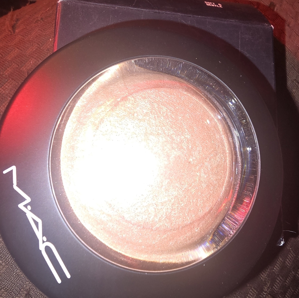 Mac mineralize skinfinish